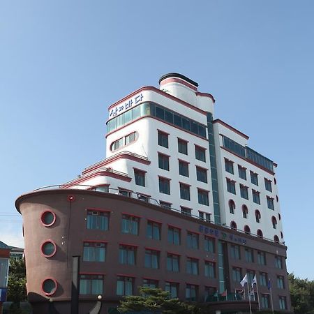 Benikea Hotel Mountain & Ocean Daepohang Sokcho Exterior foto