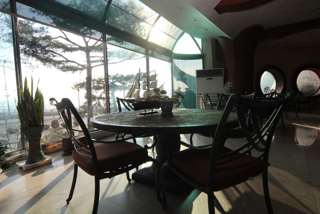Benikea Hotel Mountain & Ocean Daepohang Sokcho Exterior foto