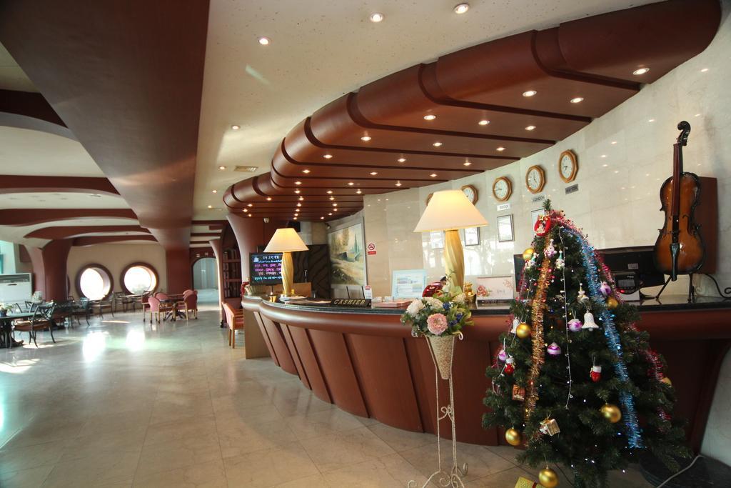 Benikea Hotel Mountain & Ocean Daepohang Sokcho Exterior foto