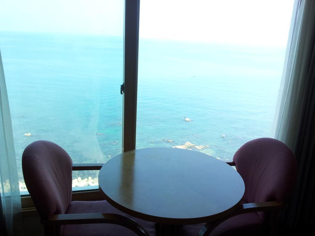 Benikea Hotel Mountain & Ocean Daepohang Sokcho Quarto foto