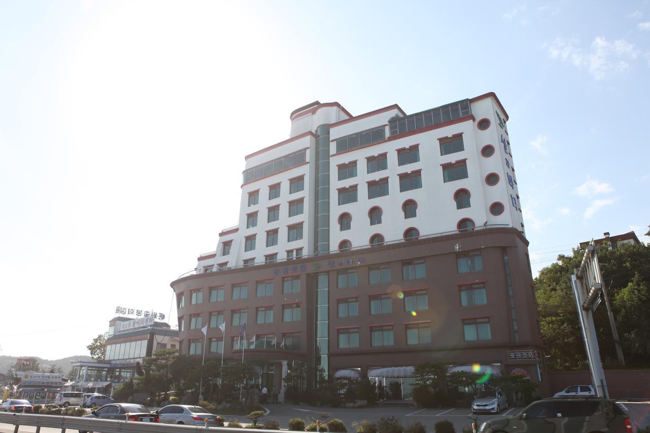 Benikea Hotel Mountain & Ocean Daepohang Sokcho Exterior foto