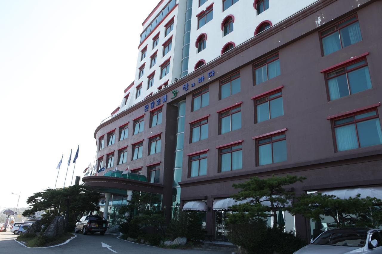 Benikea Hotel Mountain & Ocean Daepohang Sokcho Exterior foto