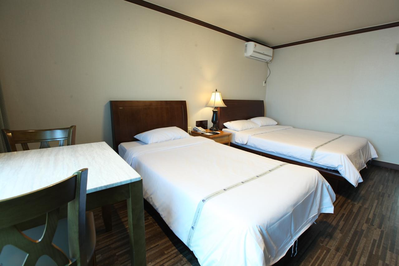 Benikea Hotel Mountain & Ocean Daepohang Sokcho Exterior foto