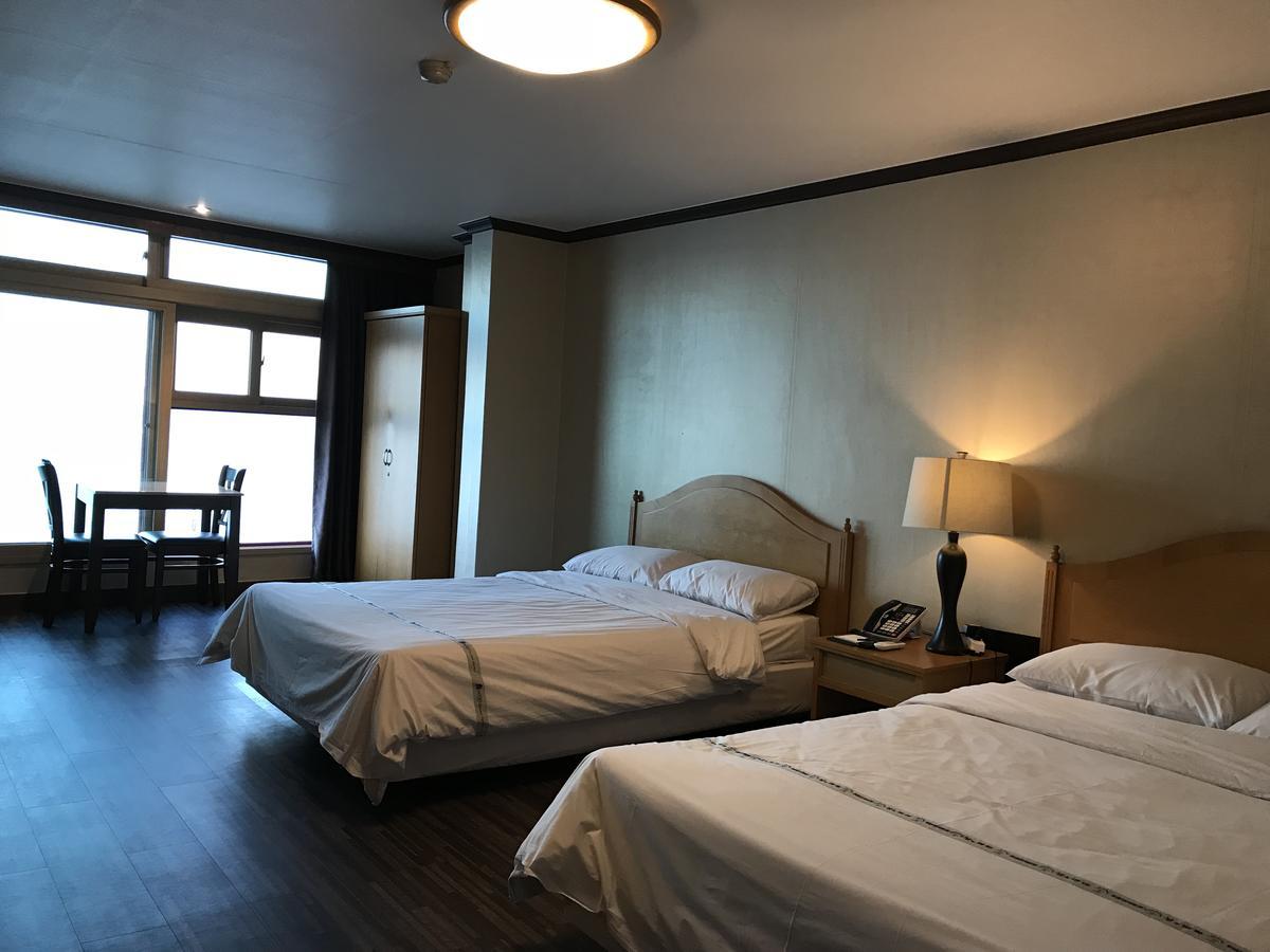 Benikea Hotel Mountain & Ocean Daepohang Sokcho Exterior foto