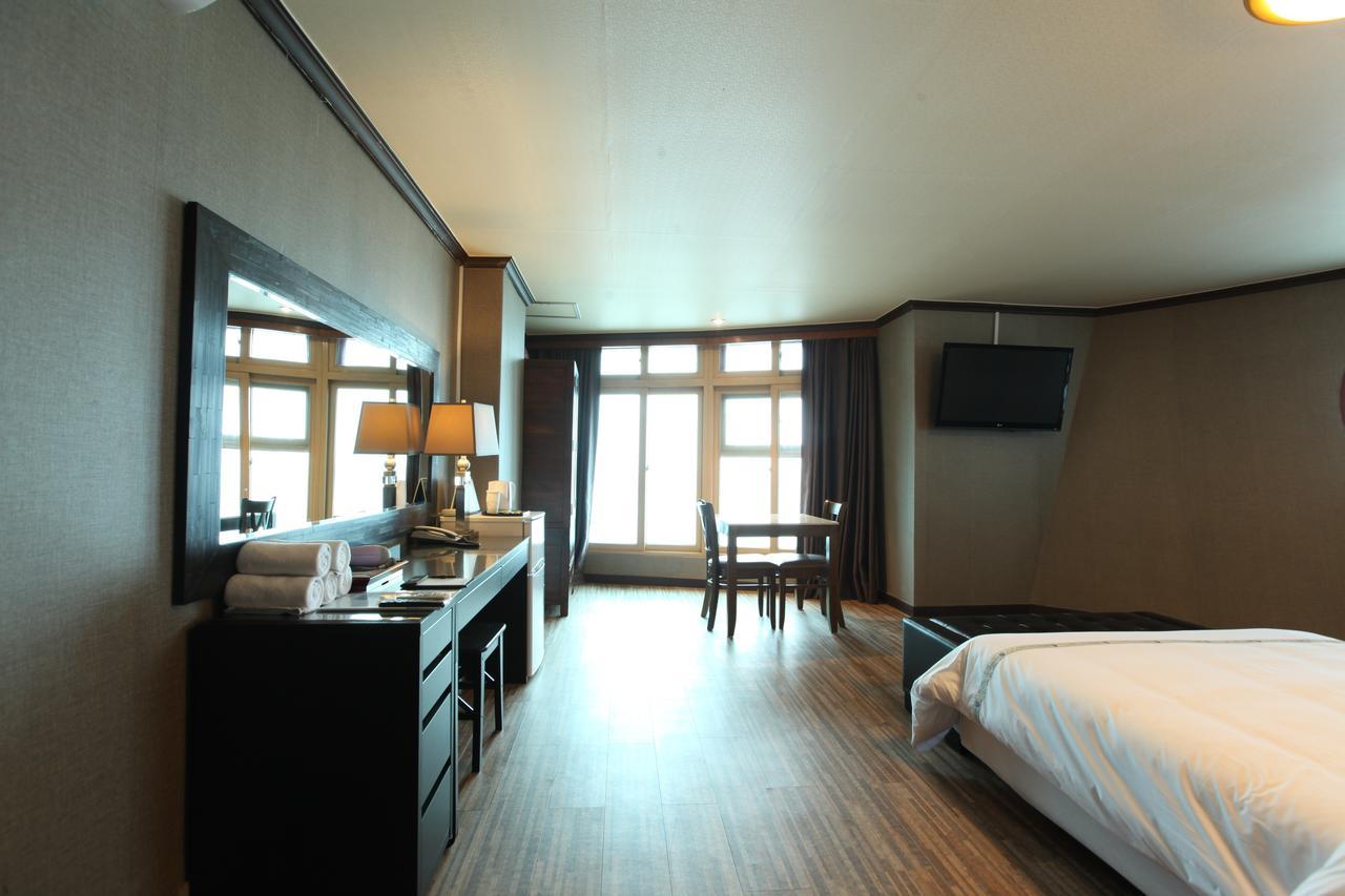 Benikea Hotel Mountain & Ocean Daepohang Sokcho Exterior foto