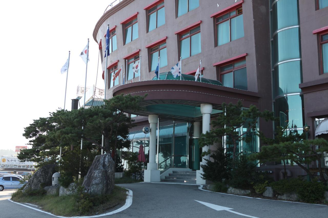 Benikea Hotel Mountain & Ocean Daepohang Sokcho Exterior foto