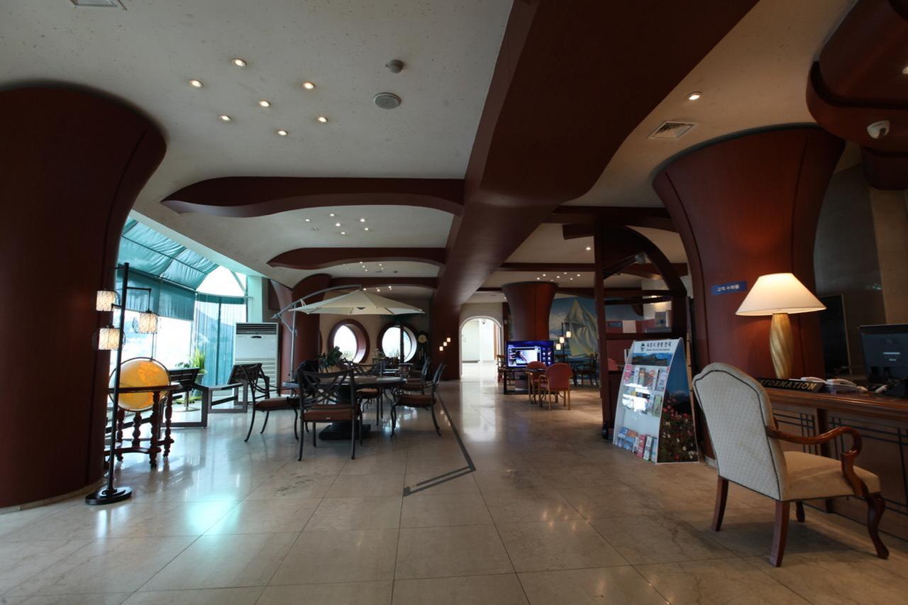 Benikea Hotel Mountain & Ocean Daepohang Sokcho Exterior foto