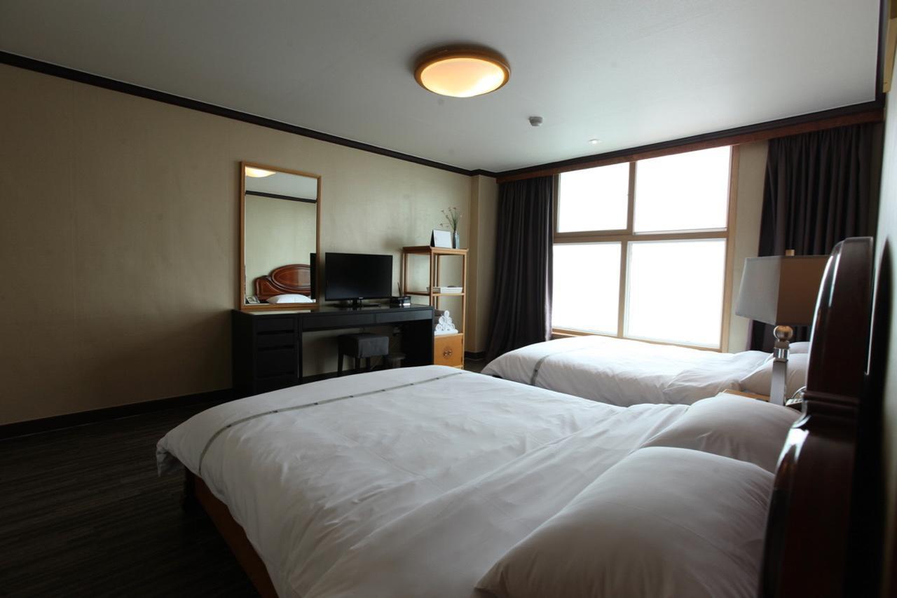 Benikea Hotel Mountain & Ocean Daepohang Sokcho Exterior foto
